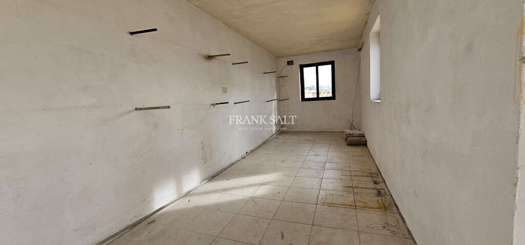 Naxxar, 4 Bedrooms Bedrooms, ,3 BathroomsBathrooms,For Sale,FRSA-925026