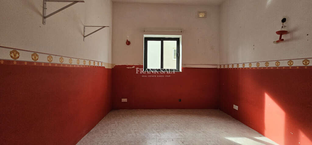 Naxxar, 4 Bedrooms Bedrooms, ,3 BathroomsBathrooms,For Sale,FRSA-925026