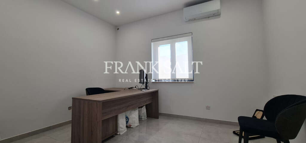 Mellieha, 3 Bedrooms Bedrooms, ,1 BathroomBathrooms,For Sale,FRSA-925042