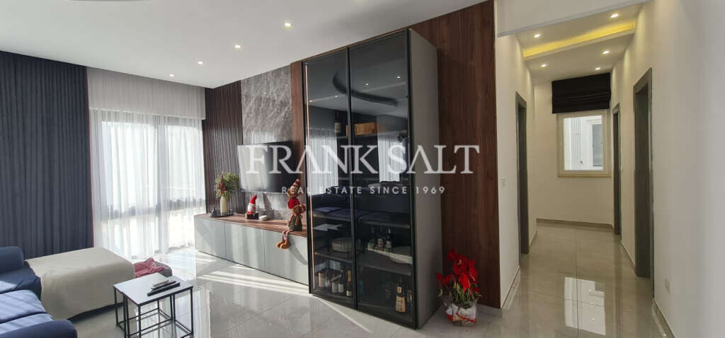 Mellieha, 3 Bedrooms Bedrooms, ,1 BathroomBathrooms,For Sale,FRSA-925042