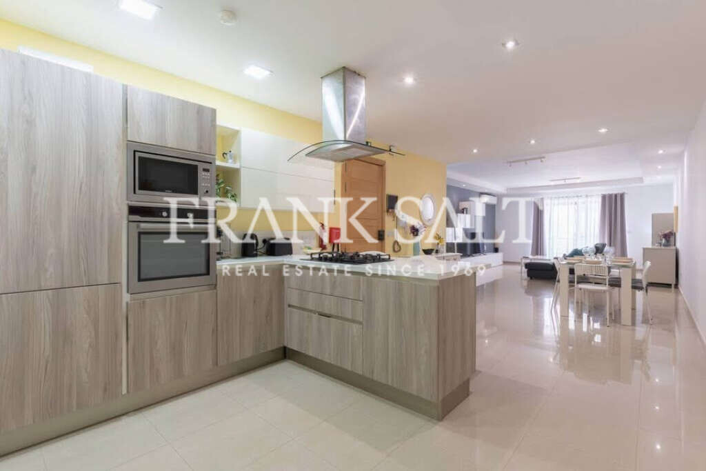 St Julians, 3 Bedrooms Bedrooms, ,1 BathroomBathrooms,For Sale,FRSA-925039