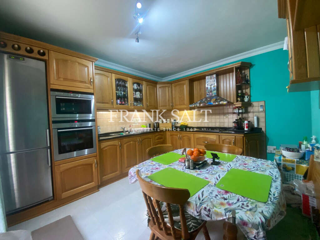 Mosta, 3 Bedrooms Bedrooms, ,1 BathroomBathrooms,For Sale,FRSA-924894