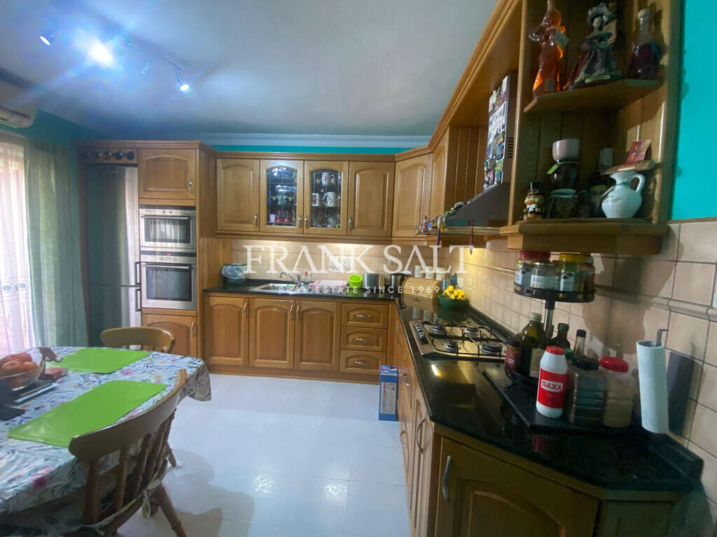 Mosta, 3 Bedrooms Bedrooms, ,1 BathroomBathrooms,For Sale,FRSA-924894
