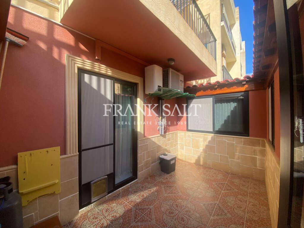 Mosta, 3 Bedrooms Bedrooms, ,1 BathroomBathrooms,For Sale,FRSA-924894