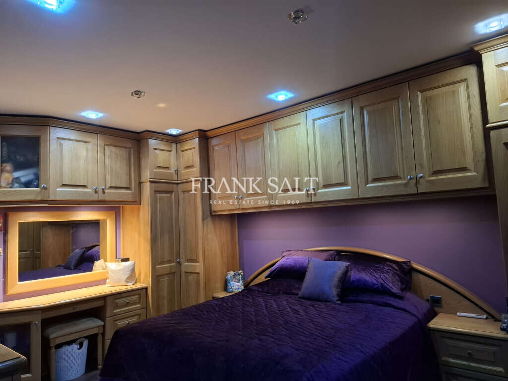 Mosta, 3 Bedrooms Bedrooms, ,1 BathroomBathrooms,For Sale,FRSA-924894