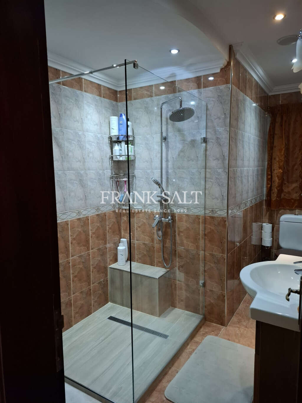 Mosta, 3 Bedrooms Bedrooms, ,1 BathroomBathrooms,For Sale,FRSA-924894