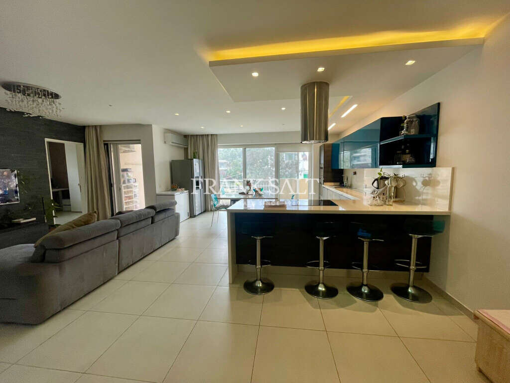 Swieqi, 3 Bedrooms Bedrooms, ,2 BathroomsBathrooms,For Sale,FRSA-924953 Swieqi, 3 Bedrooms Bedrooms, ,2 BathroomsBathrooms,For Sale,FRSA-924953