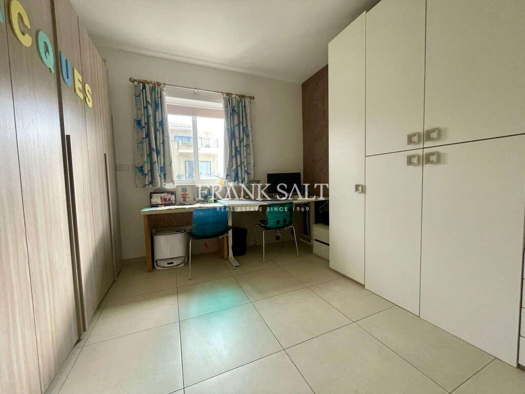 Swieqi, 3 Bedrooms Bedrooms, ,2 BathroomsBathrooms,For Sale,FRSA-924953