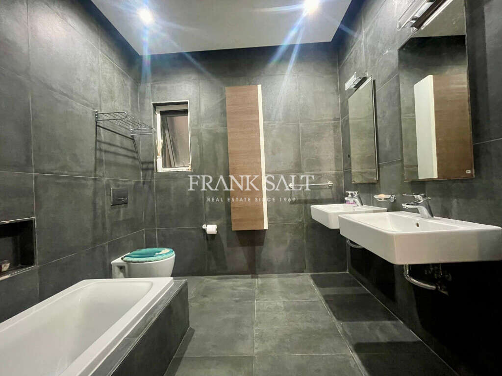 Swieqi, 3 Bedrooms Bedrooms, ,2 BathroomsBathrooms,For Sale,FRSA-924953