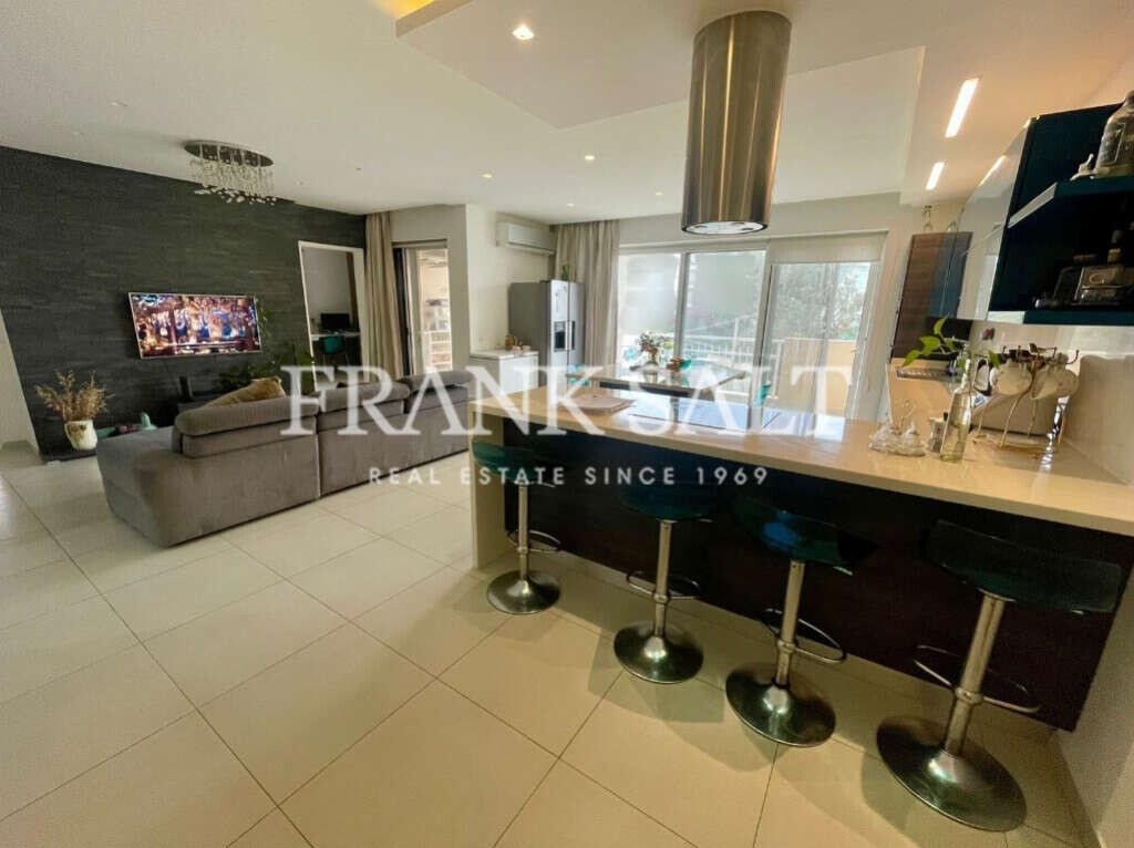 Swieqi, 3 Bedrooms Bedrooms, ,2 BathroomsBathrooms,For Sale,FRSA-924953