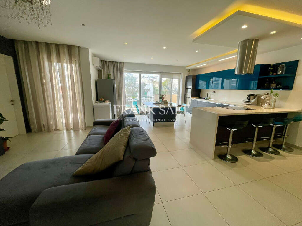 Swieqi, 3 Bedrooms Bedrooms, ,2 BathroomsBathrooms,For Sale,FRSA-924953