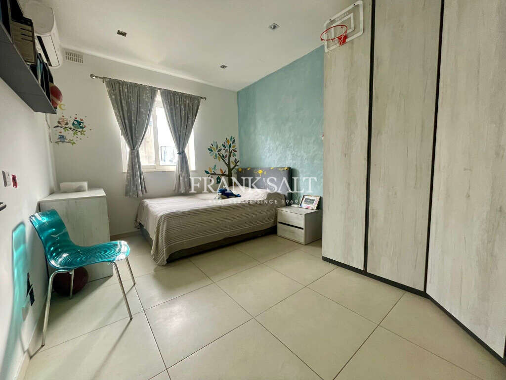 Swieqi, 3 Bedrooms Bedrooms, ,2 BathroomsBathrooms,For Sale,FRSA-924953