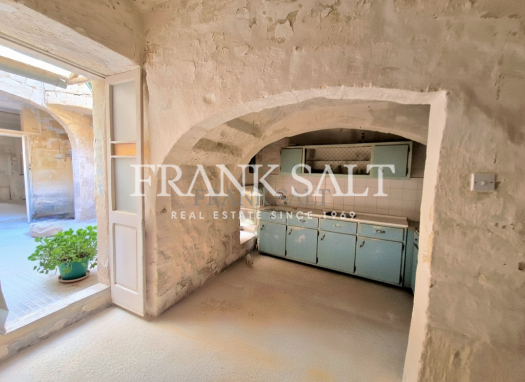 Mosta, 2 Bedrooms Bedrooms, ,1 BathroomBathrooms,For Sale,FRSA-924204