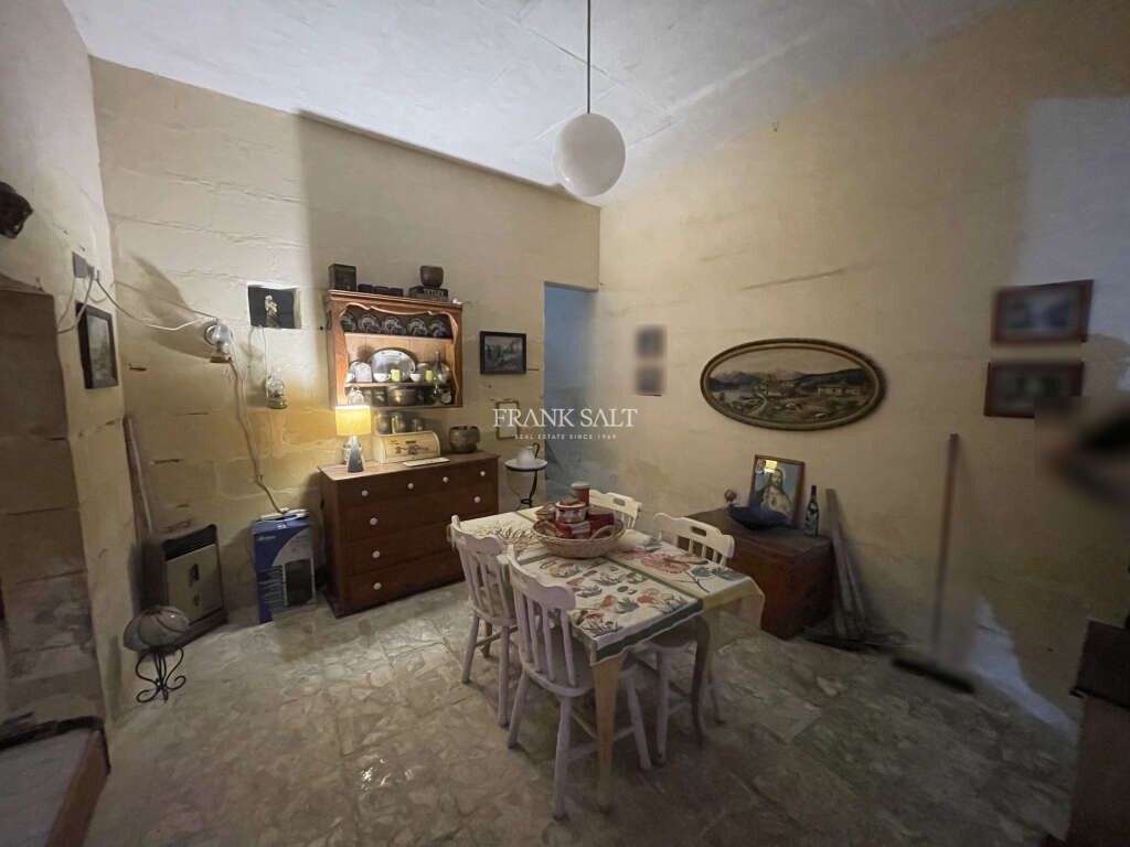 Paola, 2 Bedrooms Bedrooms, ,2 BathroomsBathrooms,For Sale,FRSA-924747