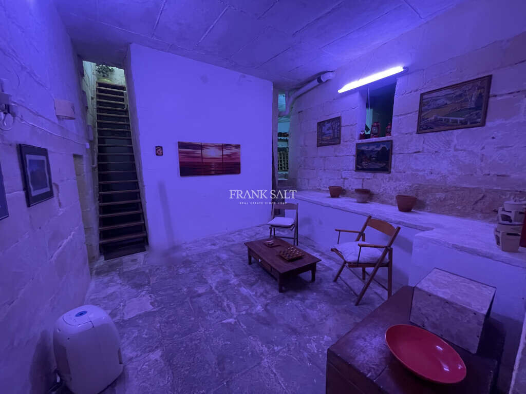 Paola, 2 Bedrooms Bedrooms, ,2 BathroomsBathrooms,For Sale,FRSA-924747