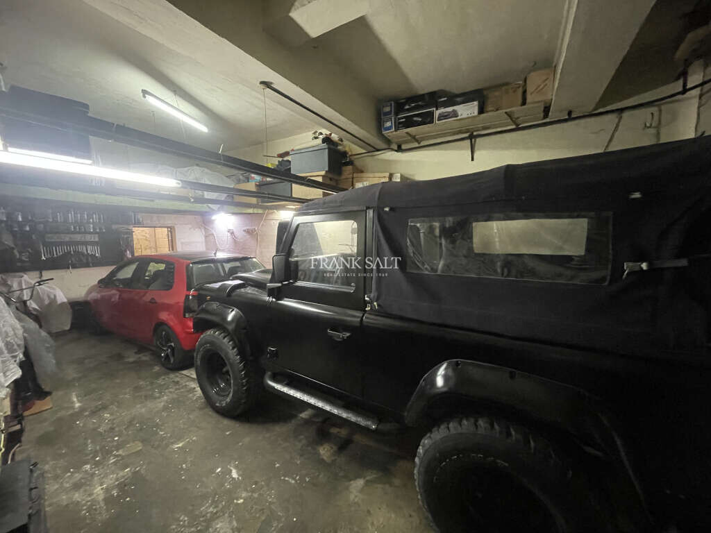 Paola, 2 Bedrooms Bedrooms, ,2 BathroomsBathrooms,For Sale,FRSA-924747