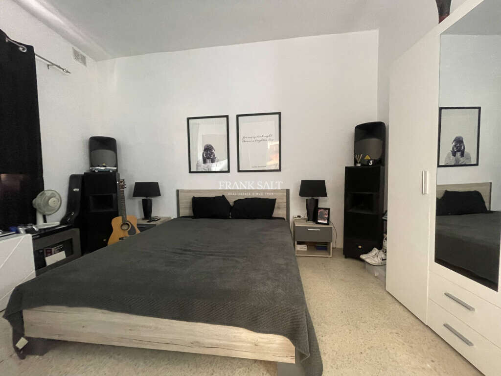 Paola, 2 Bedrooms Bedrooms, ,2 BathroomsBathrooms,For Sale,FRSA-924747