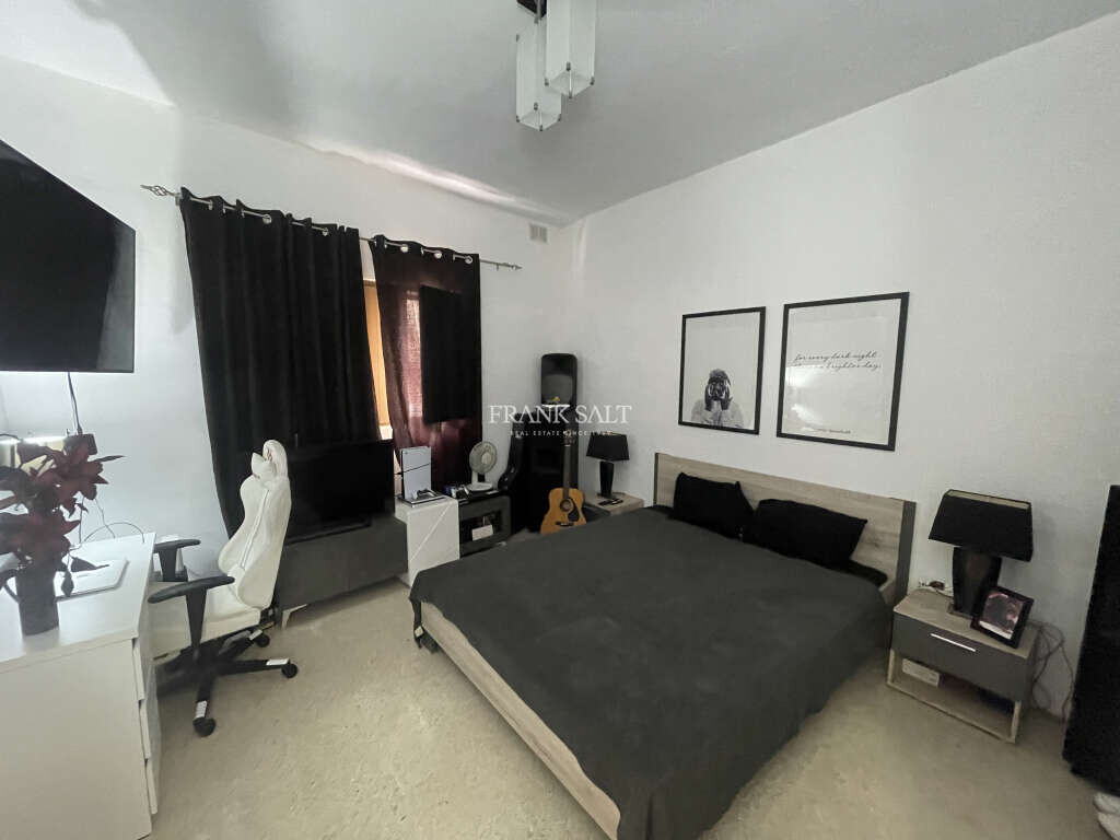 Paola, 2 Bedrooms Bedrooms, ,2 BathroomsBathrooms,For Sale,FRSA-924747