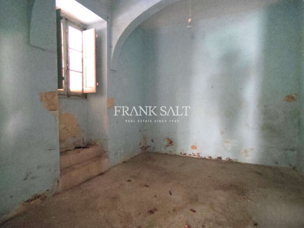 Zurrieq, 4 Bedrooms Bedrooms, ,2 BathroomsBathrooms,For Sale,FRSA-621282