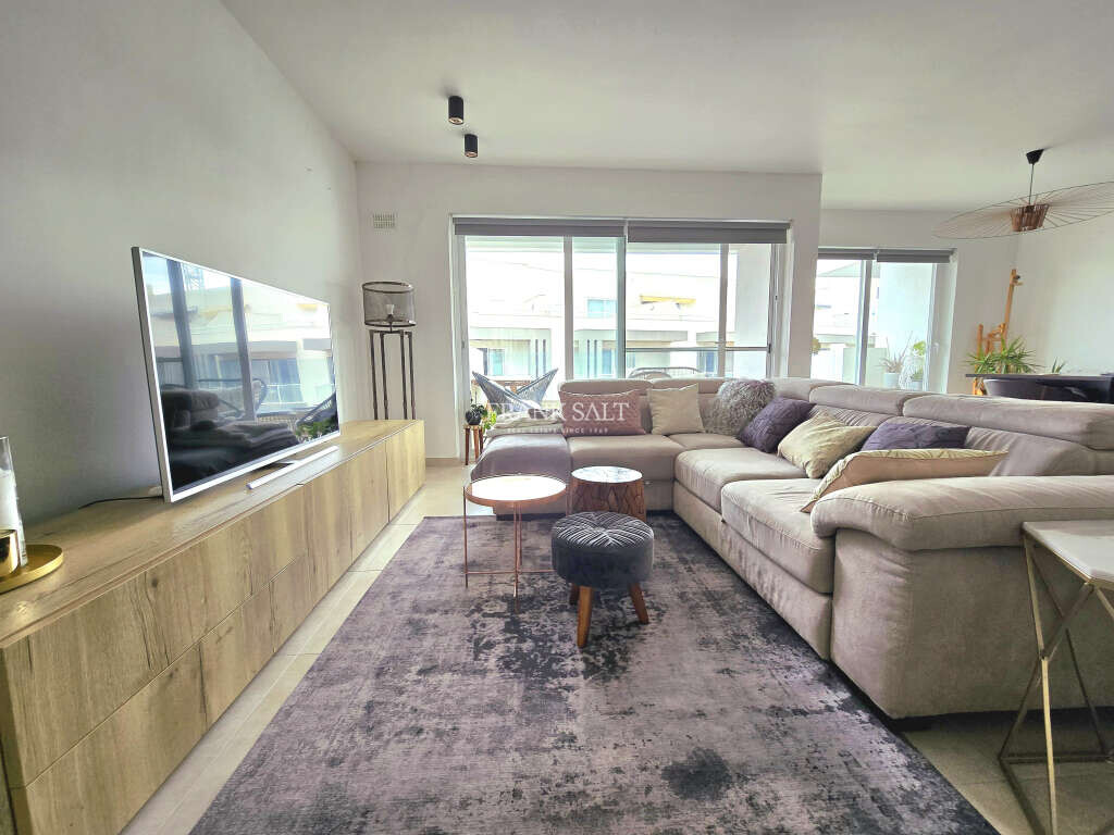 Swieqi, 3 Bedrooms Bedrooms, ,2 BathroomsBathrooms,For Sale,FRSA-924564