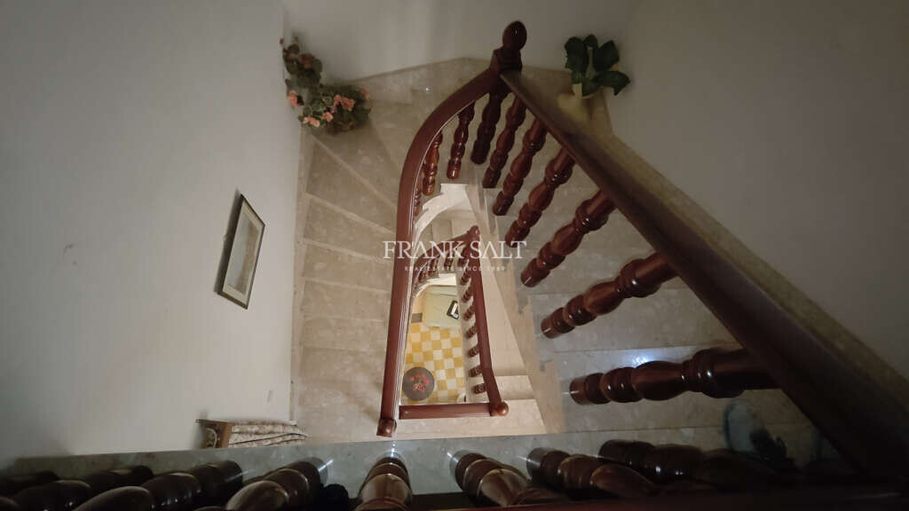 Zabbar, 3 Bedrooms Bedrooms, ,1 BathroomBathrooms,For Sale,FRSA-924450