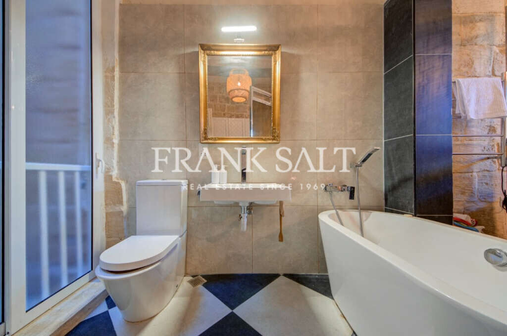 Cospicua, 2 Bedrooms Bedrooms, ,1 BathroomBathrooms,For Sale,FRSA-924024