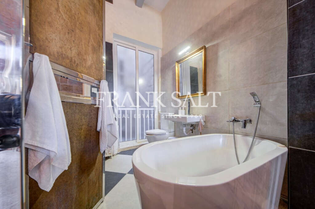 Cospicua, 2 Bedrooms Bedrooms, ,1 BathroomBathrooms,For Sale,FRSA-924024