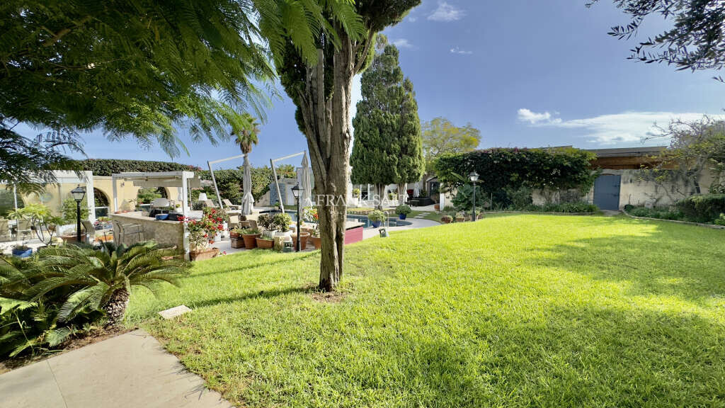 Burmarrad, 5 Bedrooms Bedrooms, ,6 BathroomsBathrooms,For Sale,FRSA-924502