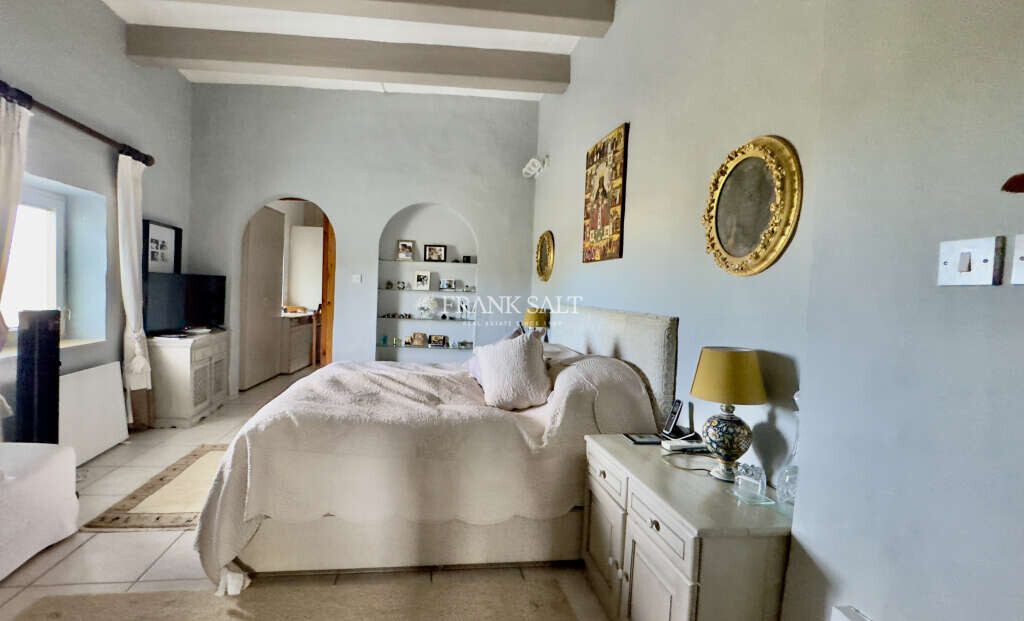 Burmarrad, 5 Bedrooms Bedrooms, ,6 BathroomsBathrooms,For Sale,FRSA-924502