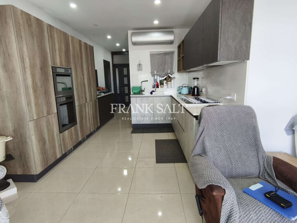 Zebbug, 2 Bedrooms Bedrooms, ,1 BathroomBathrooms,For Sale,FRSA-924341