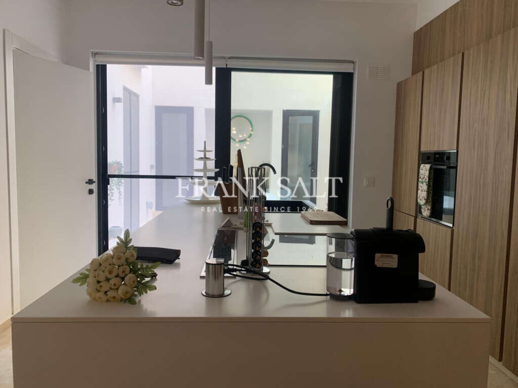 Sliema, 2 Bedrooms Bedrooms, ,For Sale,FRSA-924386 Sliema, 2 Bedrooms Bedrooms, ,For Sale,FRSA-924386