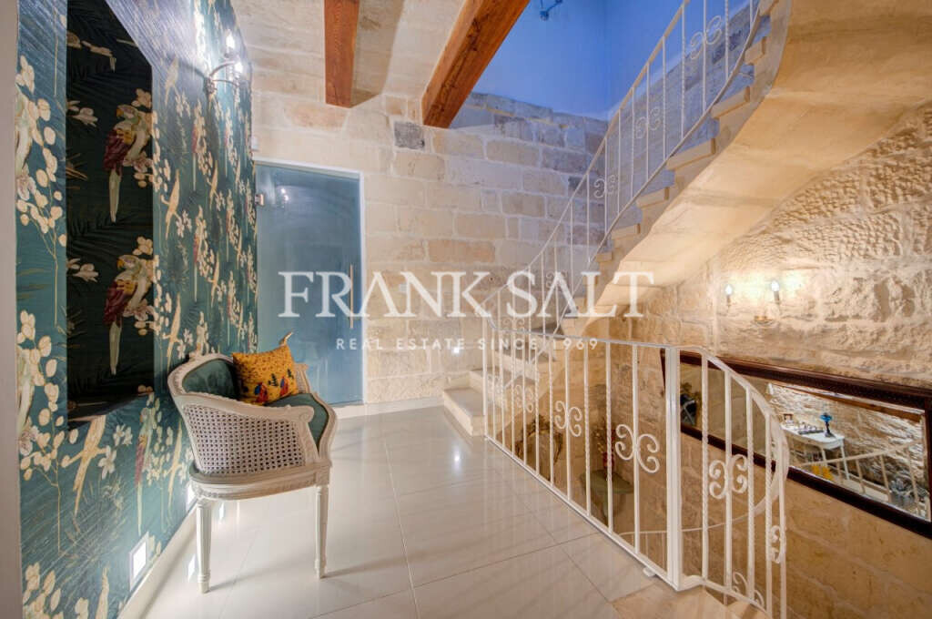 Siggiewi, 3 Bedrooms Bedrooms, ,1 BathroomBathrooms,For Sale,FRSA-924001