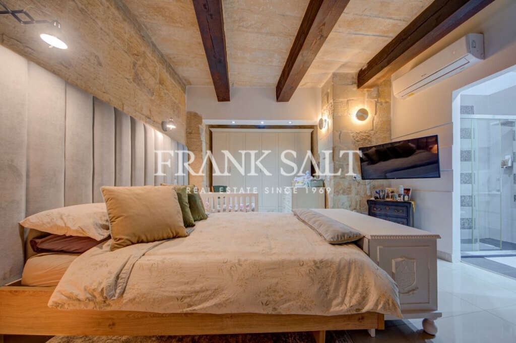 Siggiewi, 3 Bedrooms Bedrooms, ,1 BathroomBathrooms,For Sale,FRSA-924001