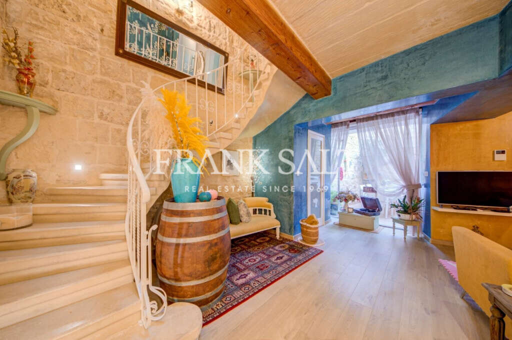 Siggiewi, 3 Bedrooms Bedrooms, ,1 BathroomBathrooms,For Sale,FRSA-924001