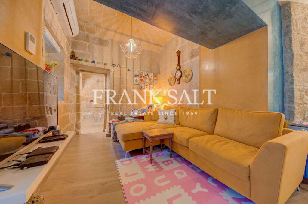 Siggiewi, 3 Bedrooms Bedrooms, ,1 BathroomBathrooms,For Sale,FRSA-924001