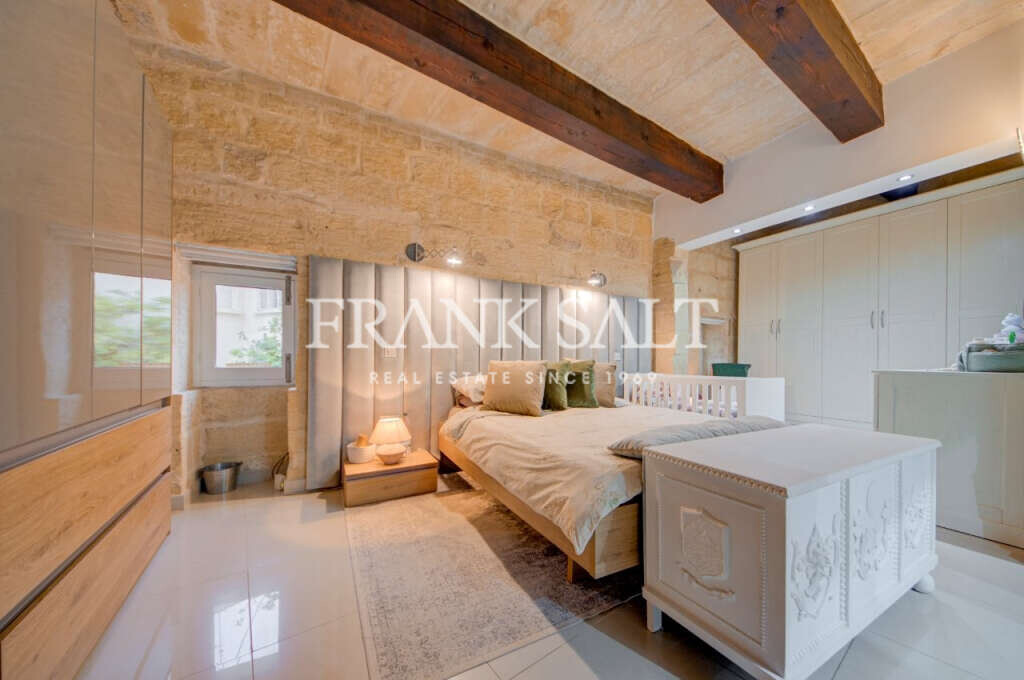 Siggiewi, 3 Bedrooms Bedrooms, ,1 BathroomBathrooms,For Sale,FRSA-924001