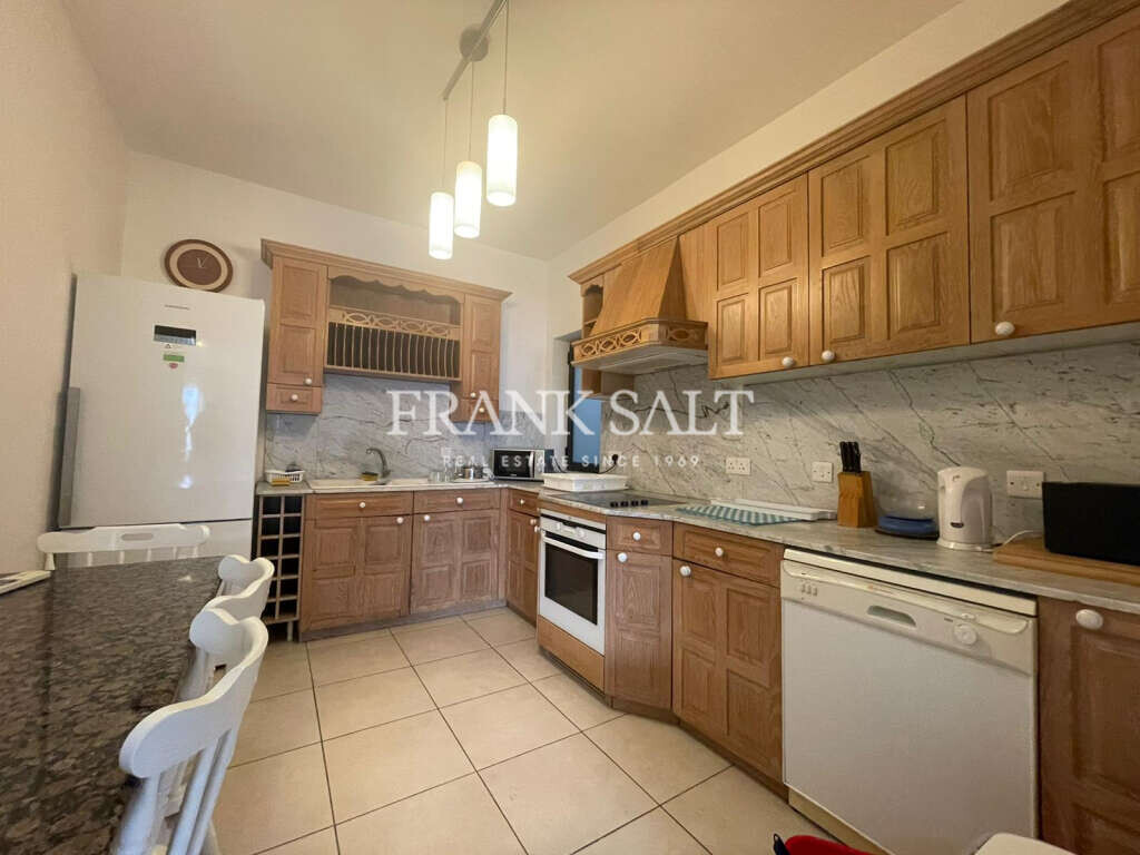 Pender Gardens, 3 Bedrooms Bedrooms, ,2 BathroomsBathrooms,For Sale,FRSA-026440