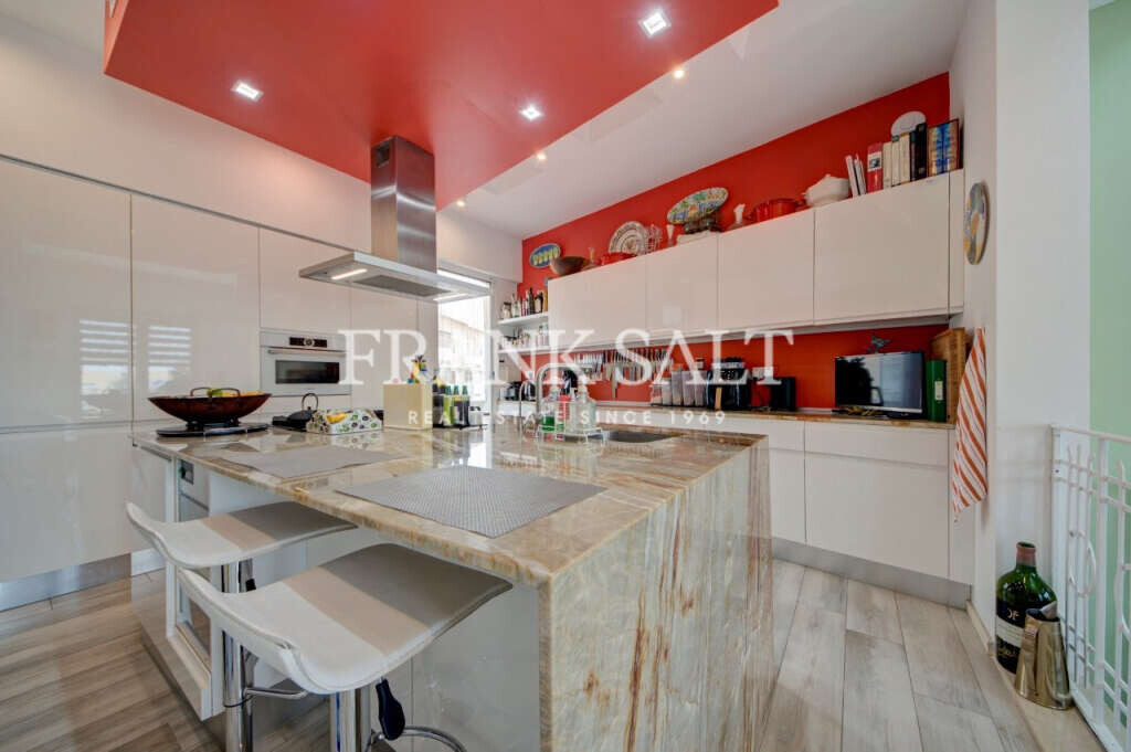 Cospicua, 3 Bedrooms Bedrooms, ,3 BathroomsBathrooms,For Sale,FRSA-924126