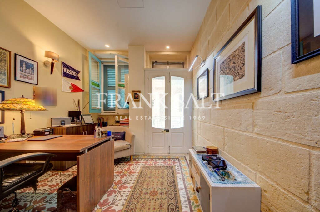 Cospicua, 3 Bedrooms Bedrooms, ,3 BathroomsBathrooms,For Sale,FRSA-924126