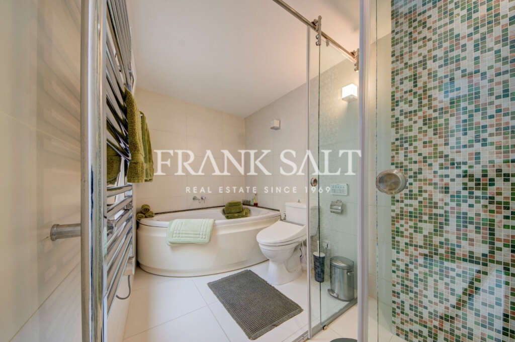 Cospicua, 3 Bedrooms Bedrooms, ,3 BathroomsBathrooms,For Sale,FRSA-924126