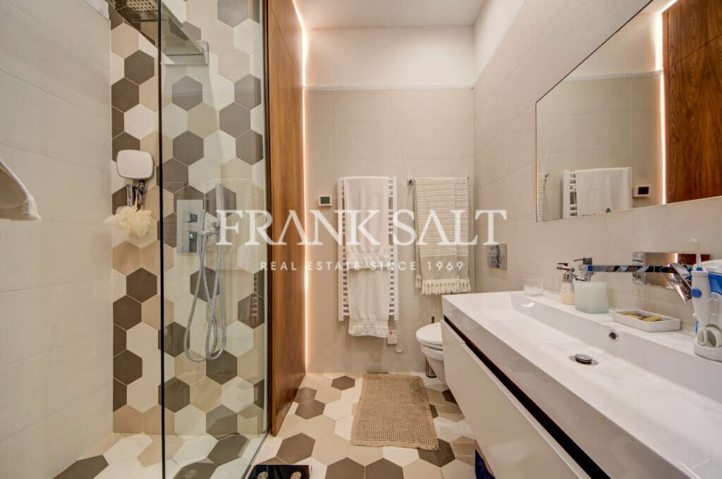 Cospicua, 3 Bedrooms Bedrooms, ,3 BathroomsBathrooms,For Sale,FRSA-924126