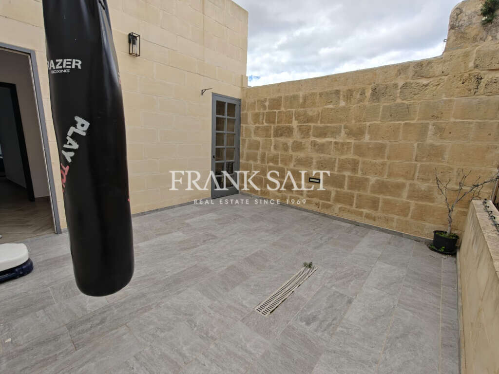 Rabat, 3 Bedrooms Bedrooms, ,1 BathroomBathrooms,For Sale,FRSA-924187