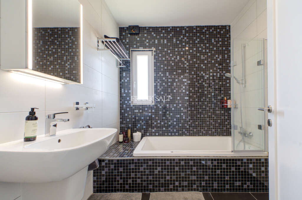 Marsascala, 2 Bedrooms Bedrooms, ,2 BathroomsBathrooms,For Sale,FRSA-320882