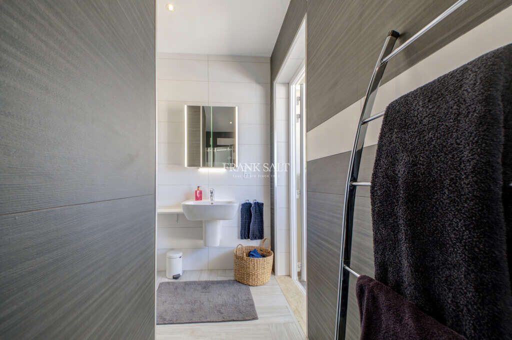 Marsascala, 2 Bedrooms Bedrooms, ,2 BathroomsBathrooms,For Sale,FRSA-320882