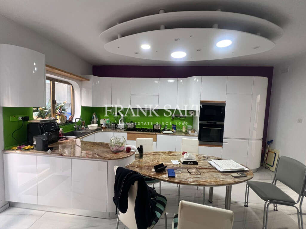 Mosta, 4 Bedrooms Bedrooms, ,2 BathroomsBathrooms,For Sale,FRSA-924008