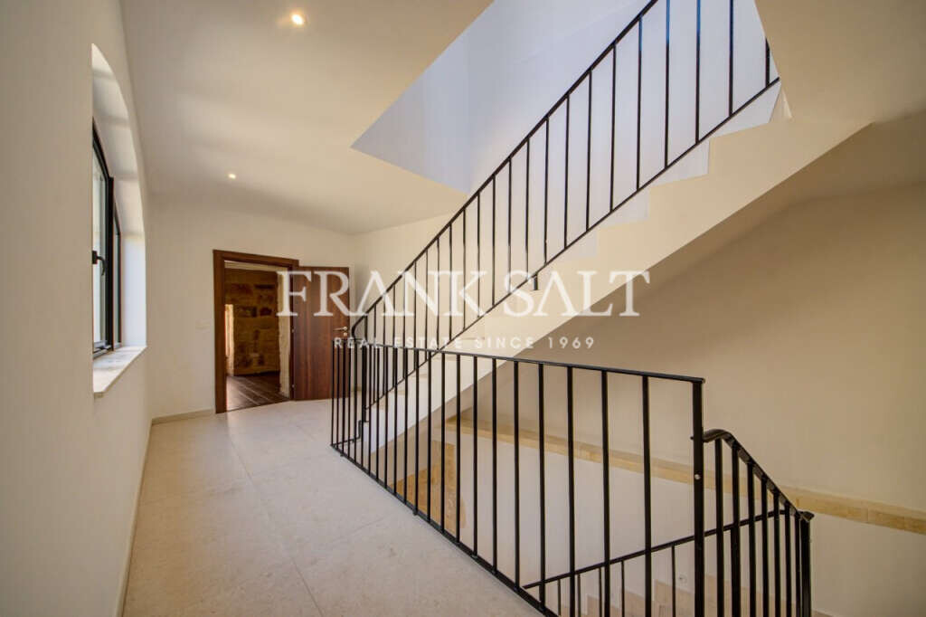 Zejtun, 3 Bedrooms Bedrooms, ,1 BathroomBathrooms,For Sale,FRSA-920428