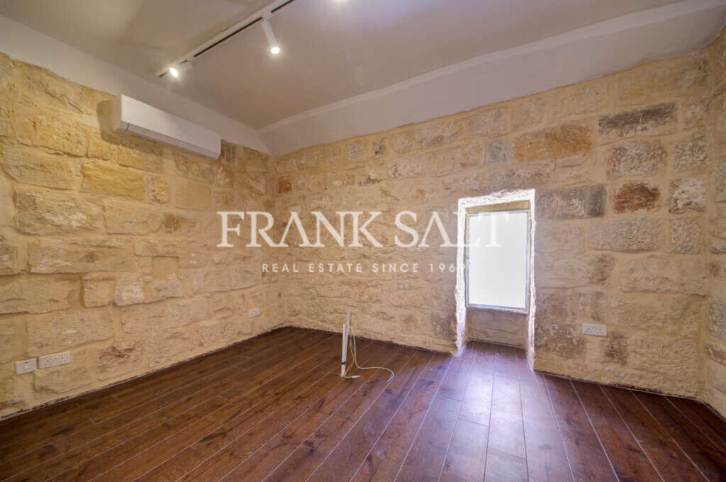 Zejtun, 3 Bedrooms Bedrooms, ,1 BathroomBathrooms,For Sale,FRSA-920428