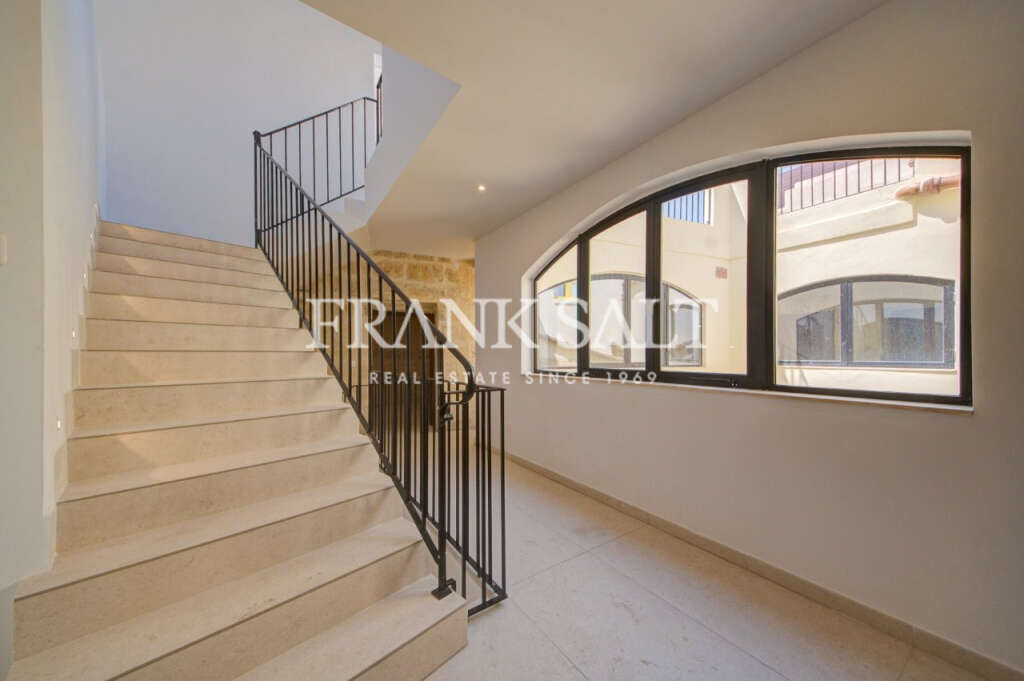 Zejtun, 3 Bedrooms Bedrooms, ,1 BathroomBathrooms,For Sale,FRSA-920428
