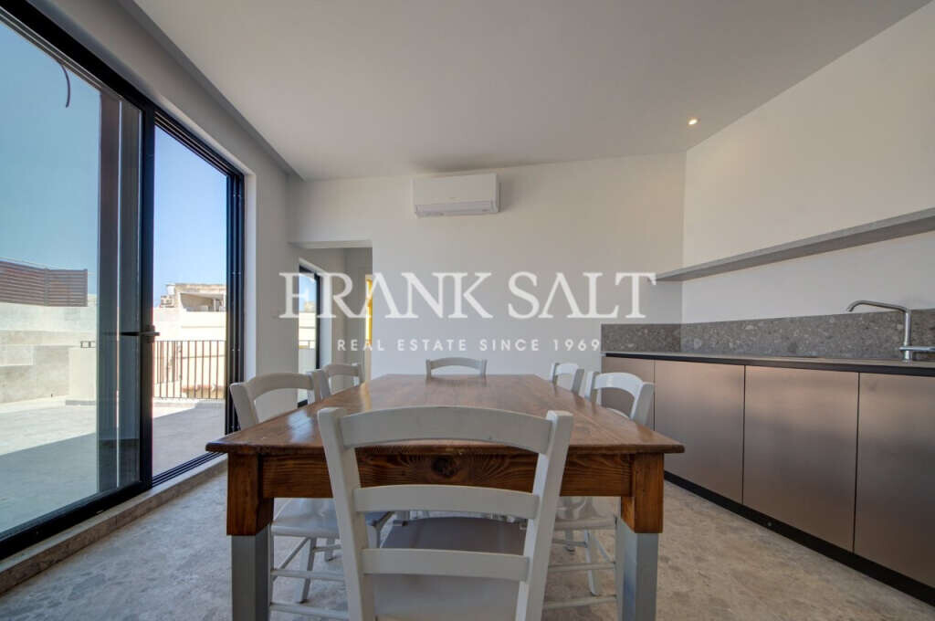 Zejtun, 3 Bedrooms Bedrooms, ,1 BathroomBathrooms,For Sale,FRSA-920428