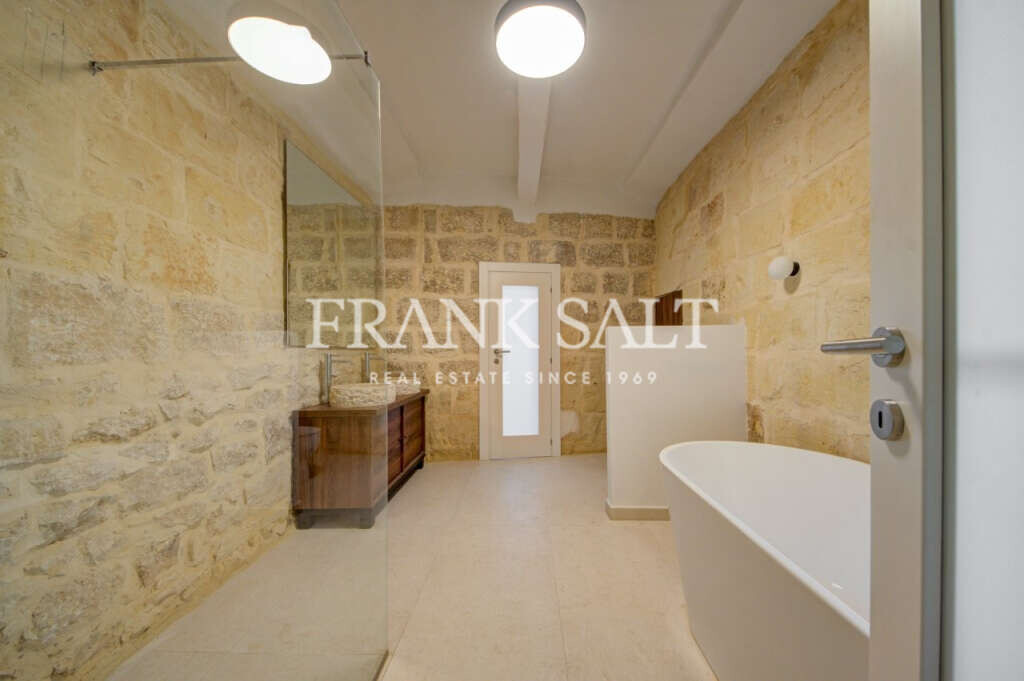 Zejtun, 3 Bedrooms Bedrooms, ,1 BathroomBathrooms,For Sale,FRSA-920428